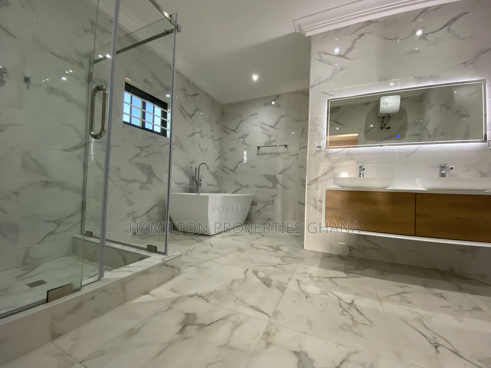 4bdrm House in Lakeside Estate for sale