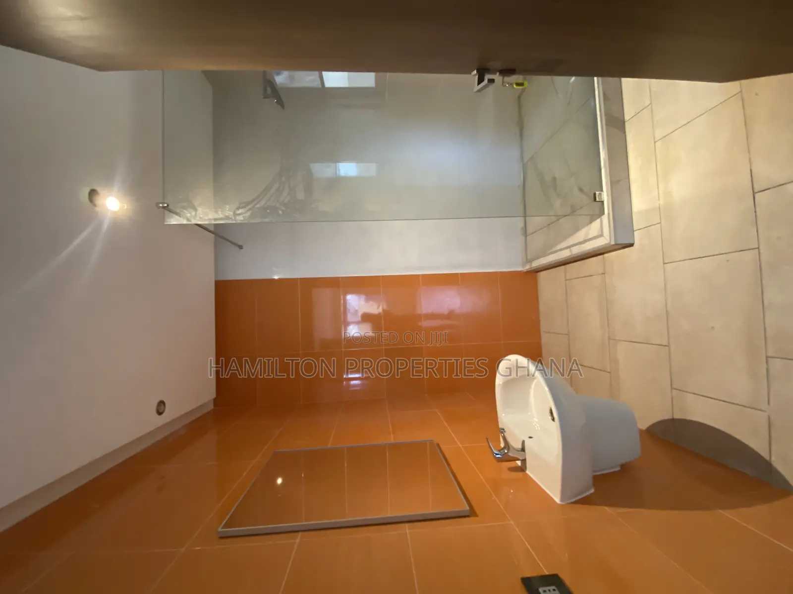 4bdrm Mansion in East Legon, Boundary Road Area for rent