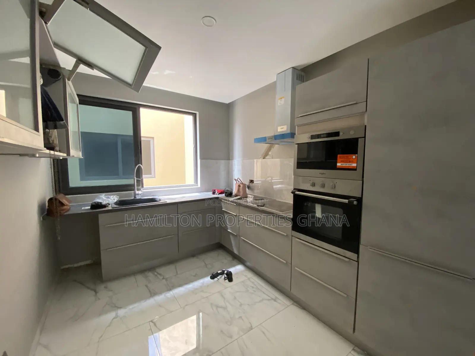 4bdrm Mansion in East Legon, Boundary Road Area for rent
