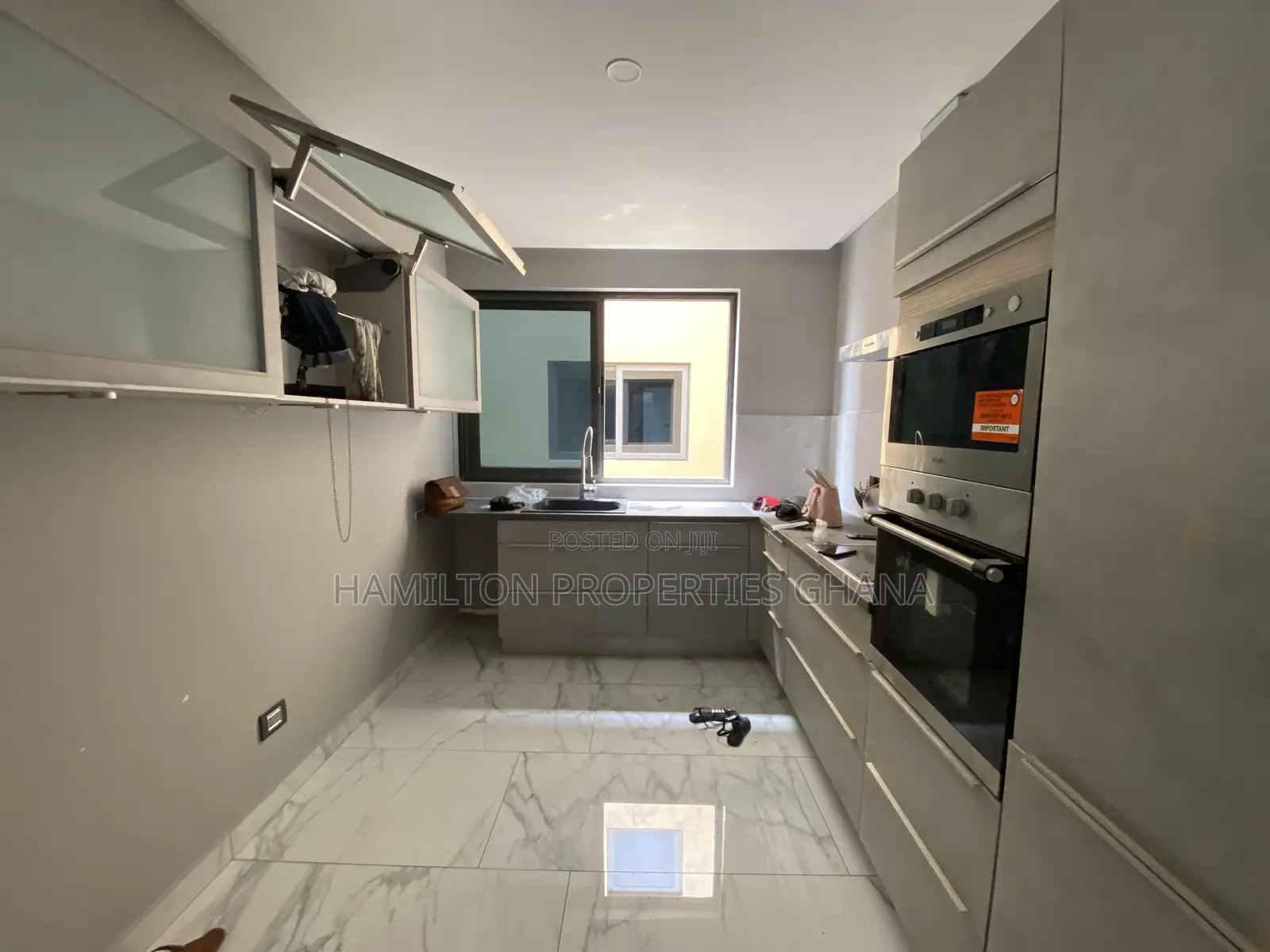 4bdrm Mansion in East Legon, Boundary Road Area for rent