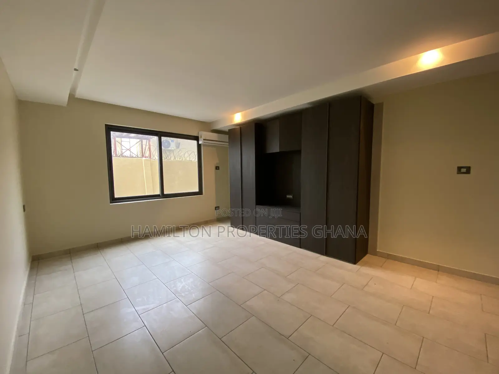 4bdrm Mansion in East Legon, Boundary Road Area for rent