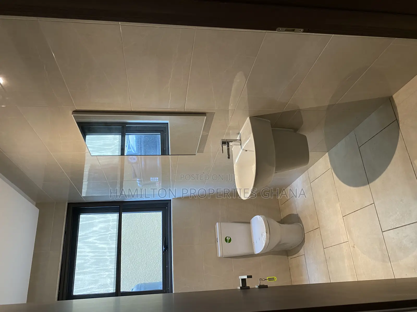 4bdrm Mansion in East Legon, Boundary Road Area for rent