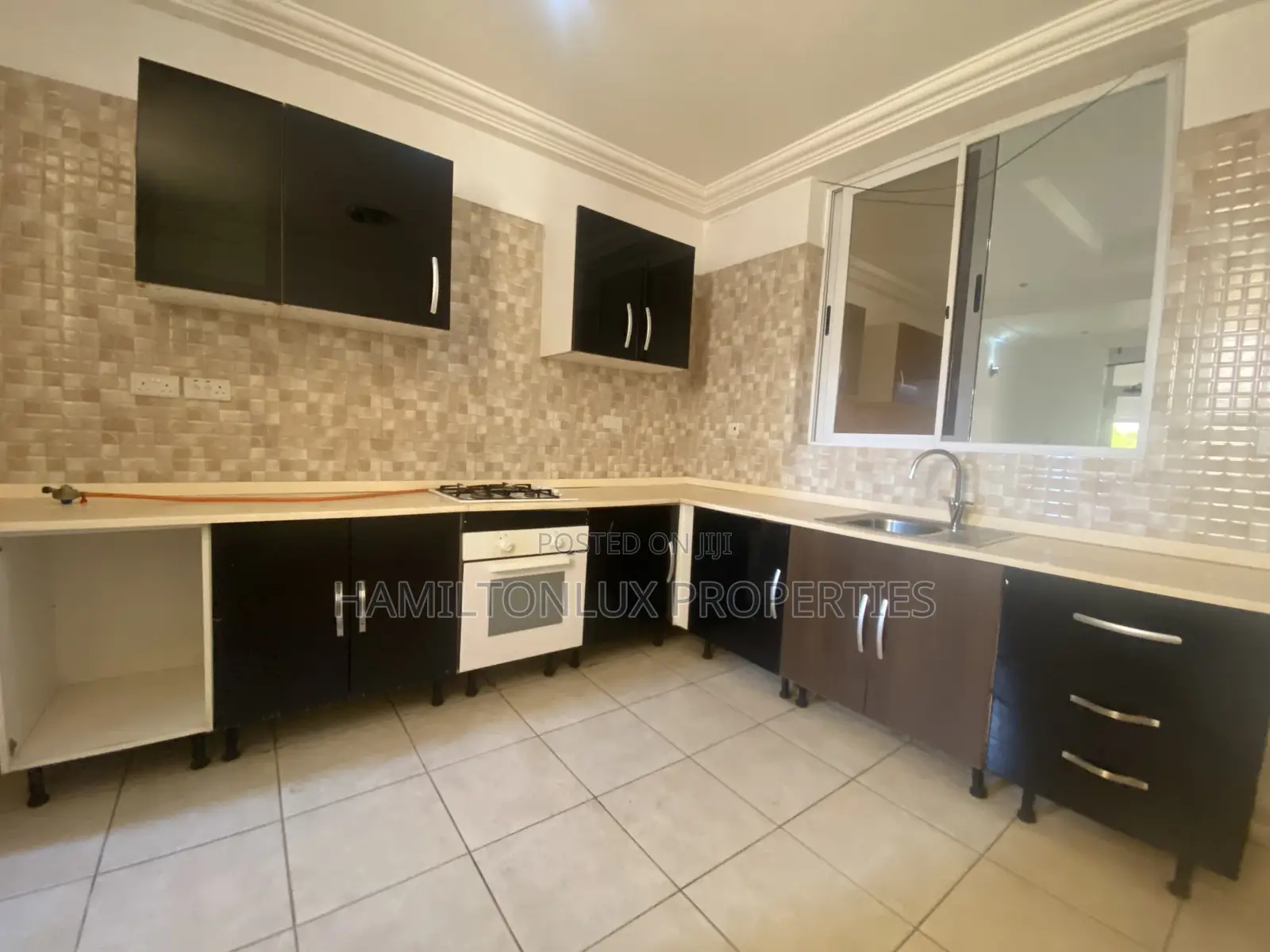 2bdrm Apartment in Adjiringanor, Adjiriganor for rent