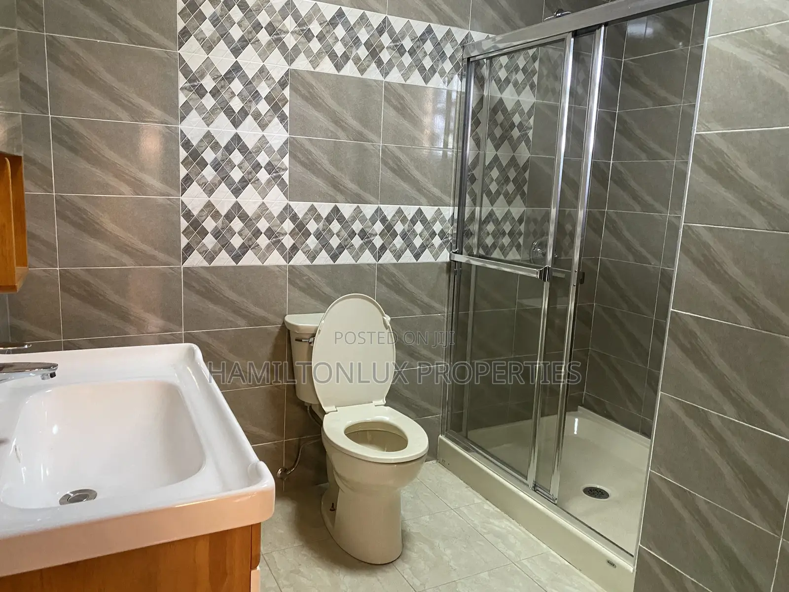 3bdrm Apartment in Trassaco, Adjiriganor for rent