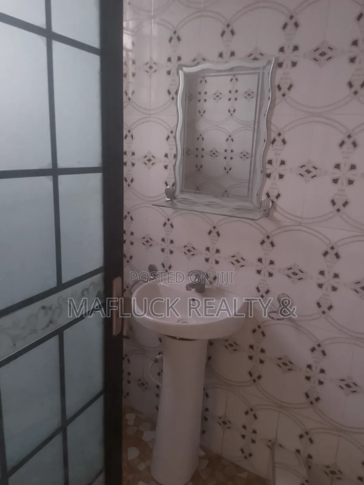 2bdrm Apartment in Lakeside Estate for rent