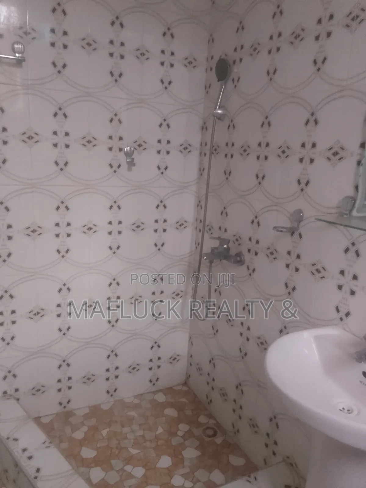2bdrm Apartment in Lakeside Estate for rent
