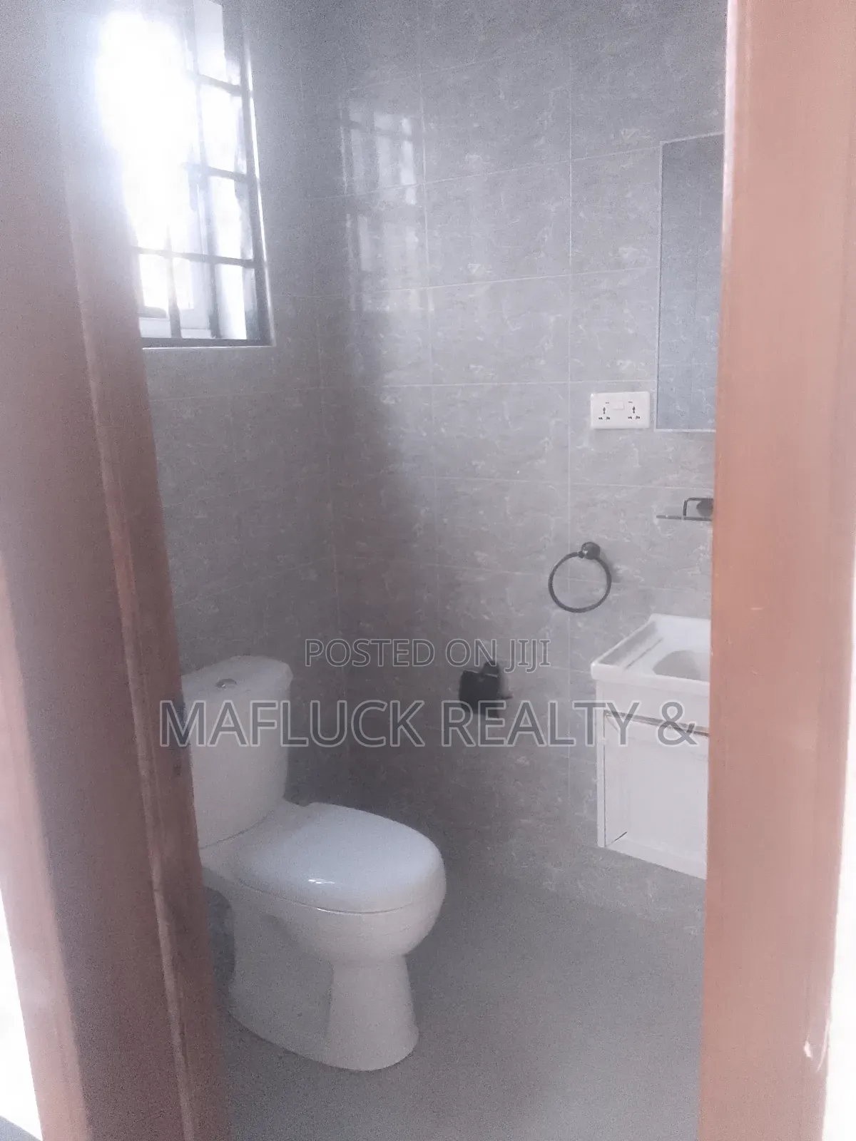 2bdrm Apartment in Lakeside Estate for rent