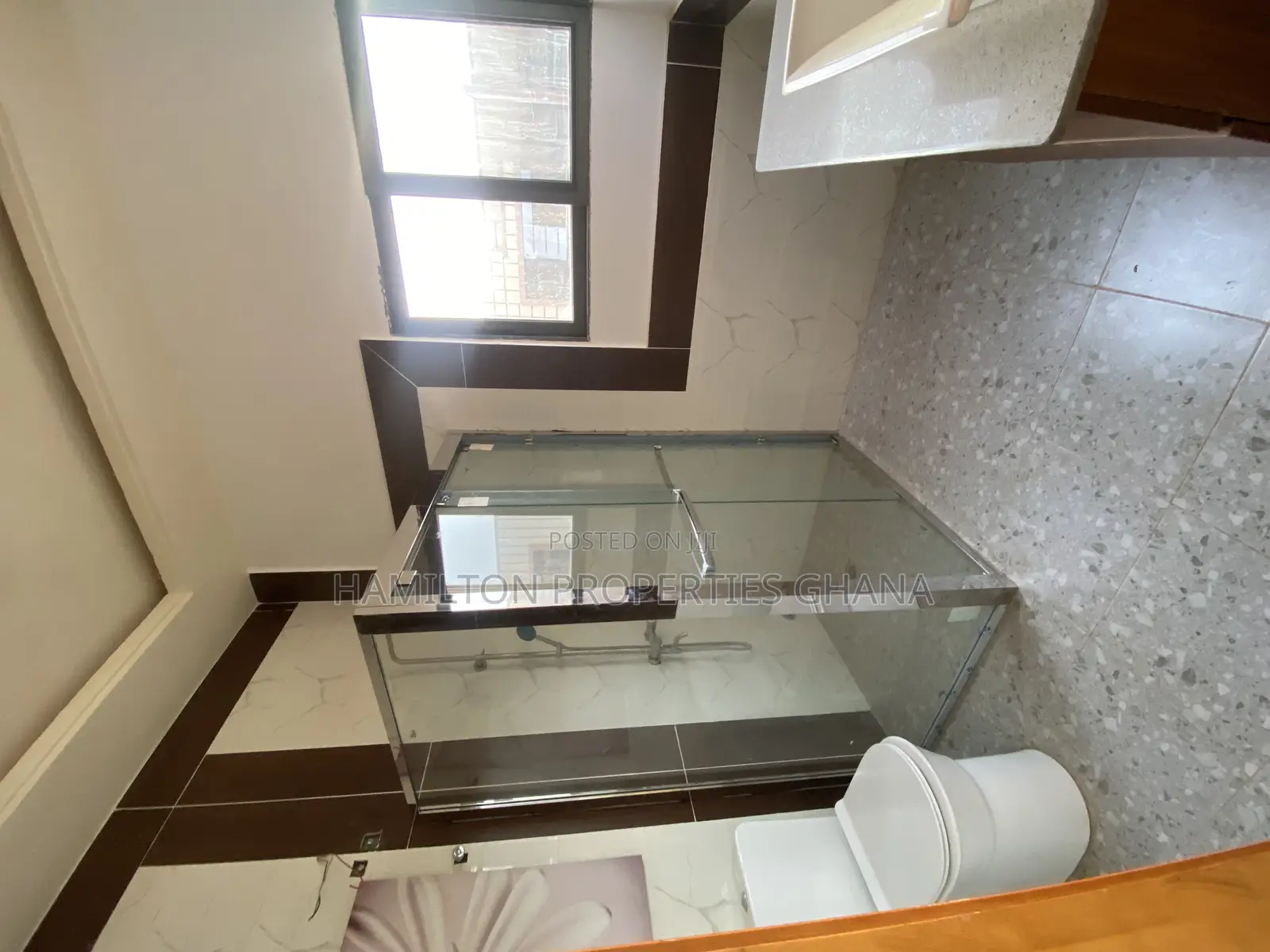 3bdrm Townhouse / Terrace in Adjiringano, School Junction for rent