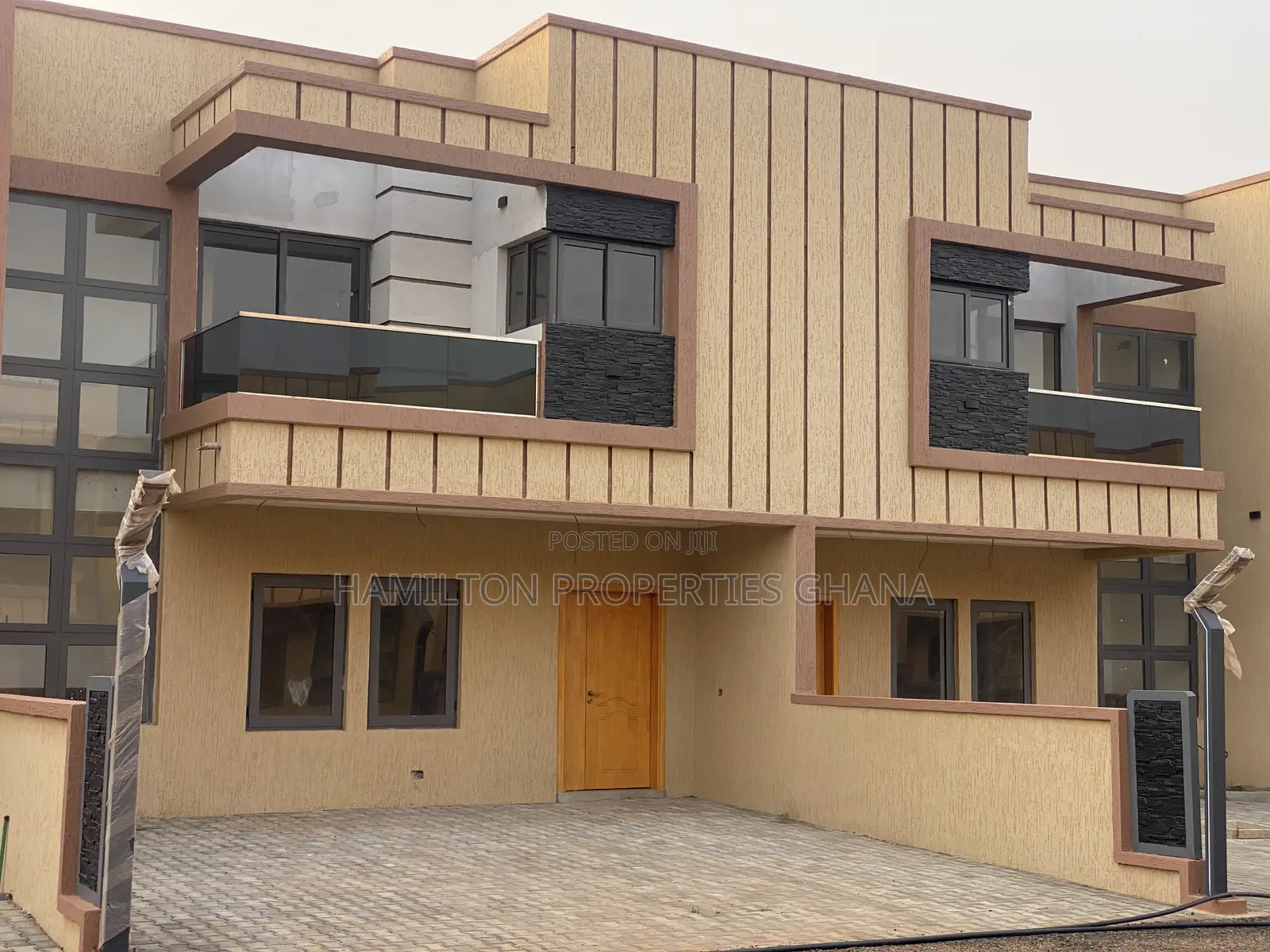 3bdrm Townhouse / Terrace in Adjiringano, School Junction for rent