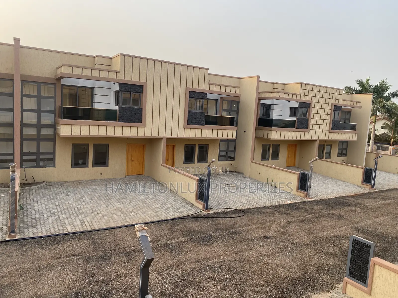 3bdrm Townhouse / Terrace in Adjiringano, School Junction for rent