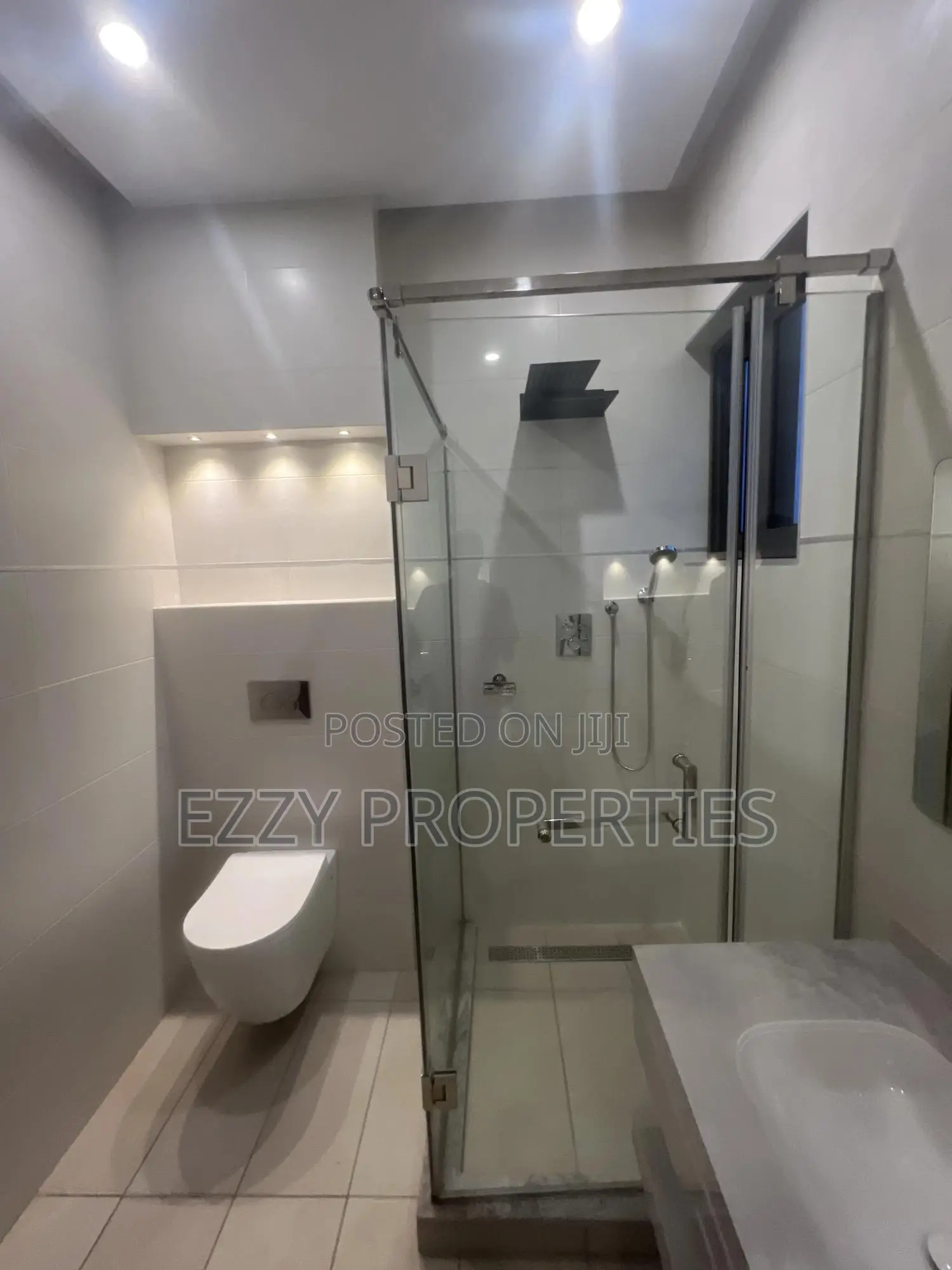 4bdrm House in 100, East Legon for sale