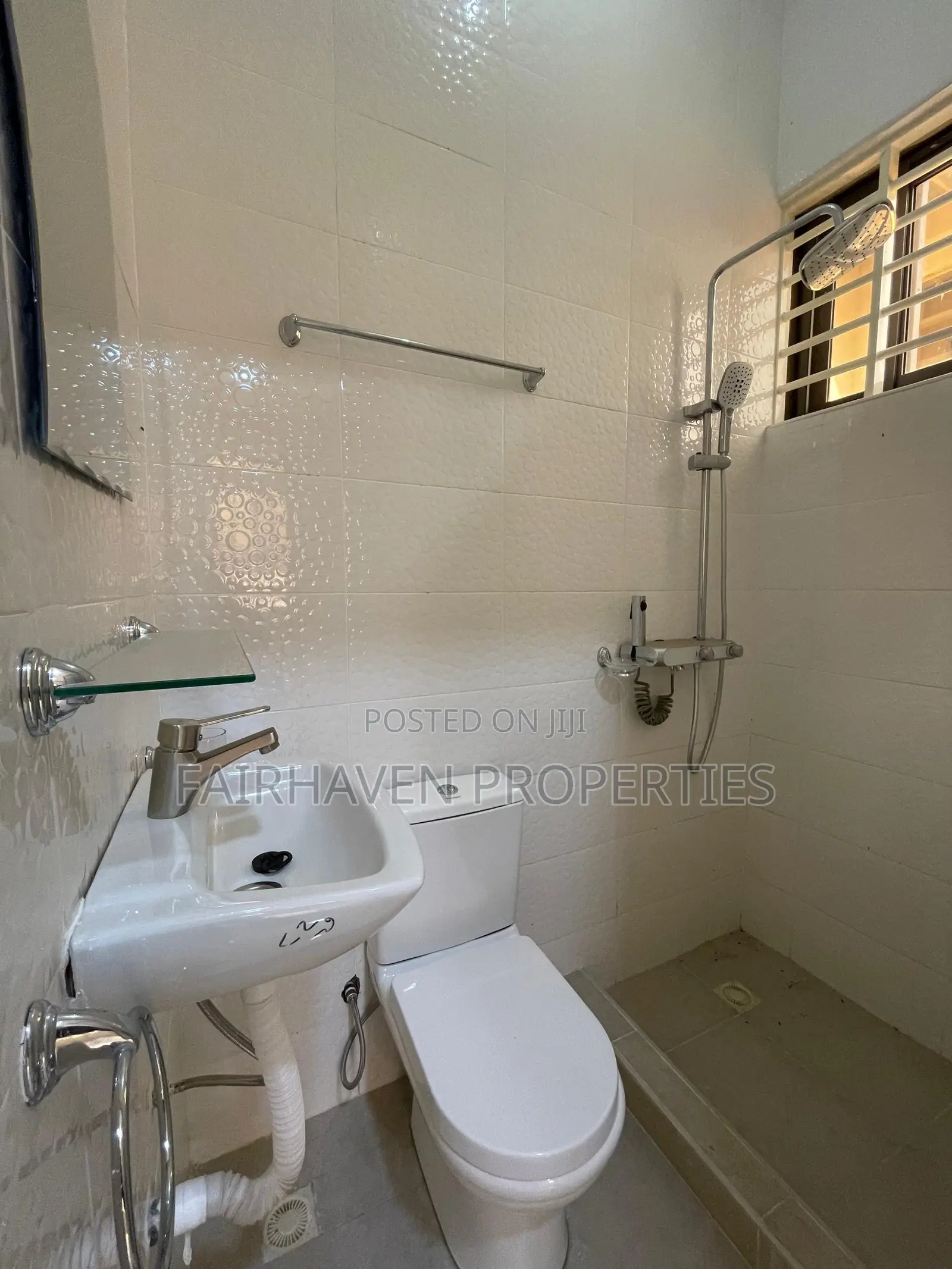 2bdrm House in Lashibi for sale