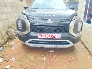 Mitsubishi Outlander 2023-202 Bumper and Headlight