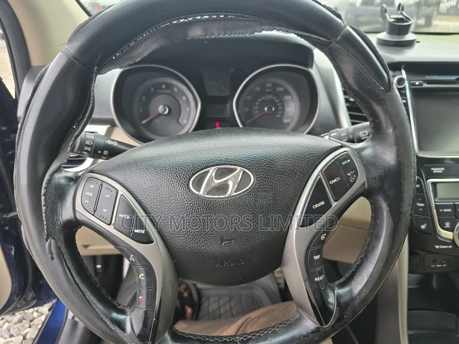 Hyundai Elantra SE Sedan FWD (2.0L 4cyl 6M) 2017 Blue