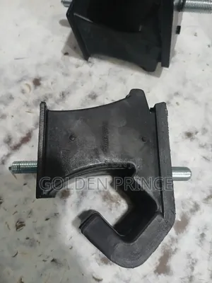 Navara Engine Seat (1pc)