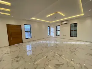 4bdrm Mansion in Lakeside Estate for rent
