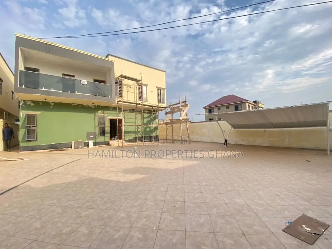 4bdrm Mansion in Lakeside Estate for rent