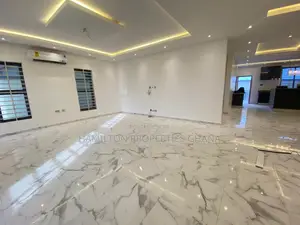 4bdrm Mansion in Lakeside Estate for rent