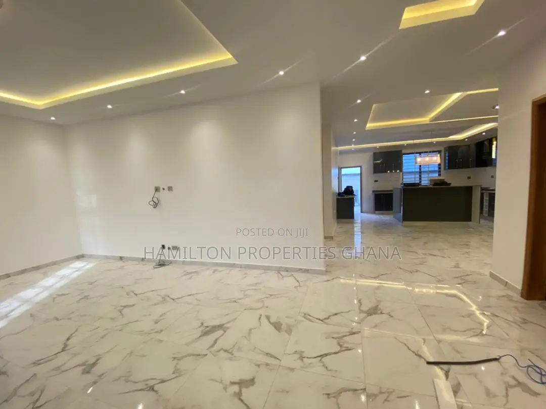 4bdrm Mansion in Lakeside Estate for rent