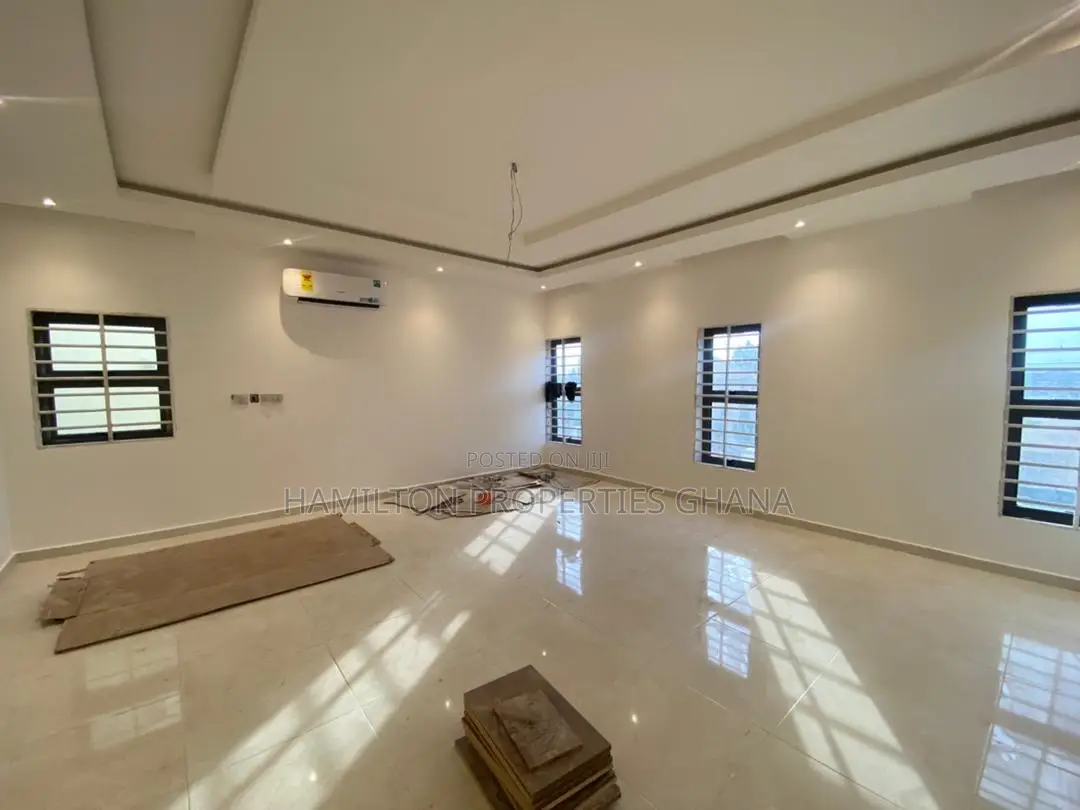 4bdrm Mansion in Lakeside Estate for rent