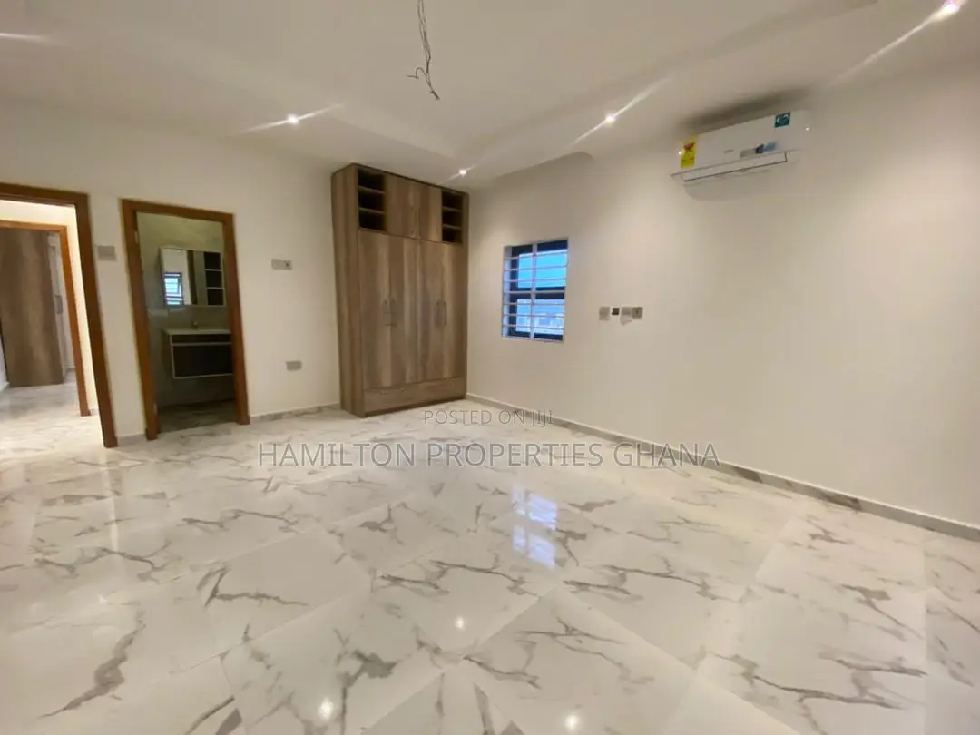 4bdrm Mansion in Lakeside Estate for rent