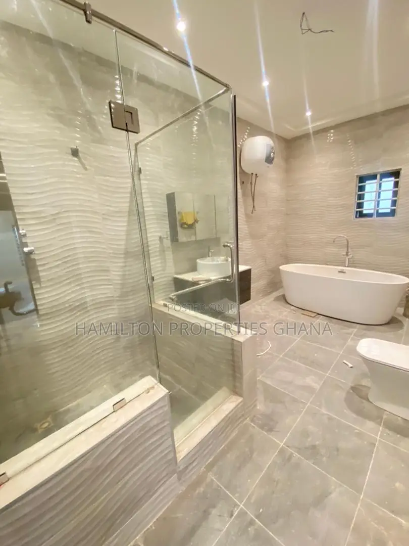 4bdrm Mansion in Lakeside Estate for rent