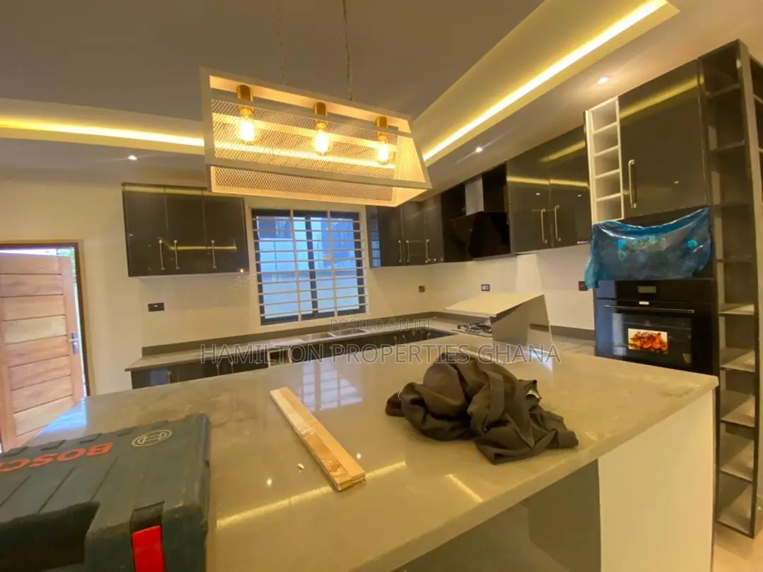4bdrm Mansion in Lakeside Estate for rent