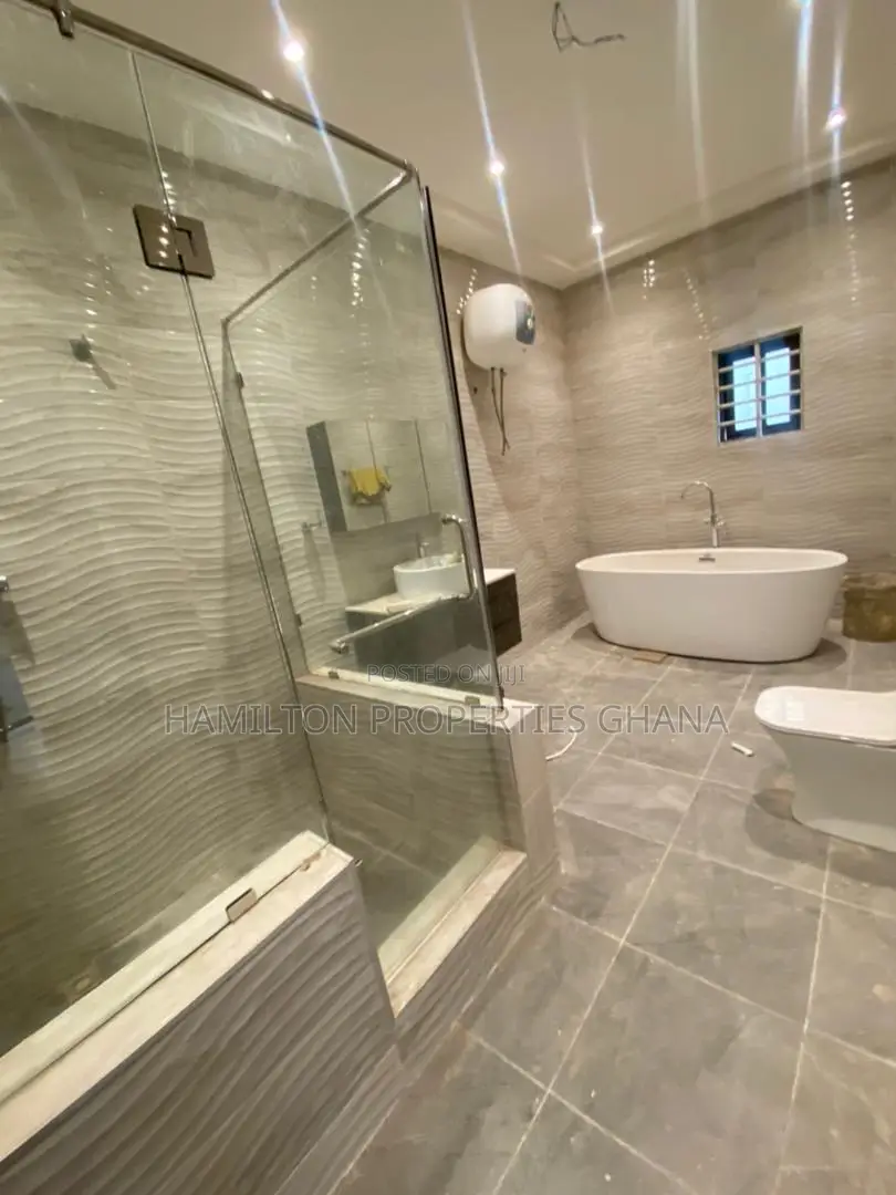 4bdrm Mansion in Lakeside Estate for rent
