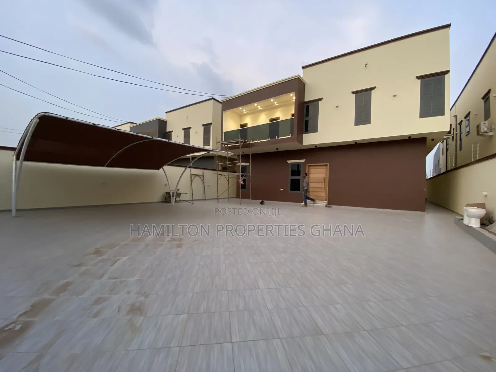 4bdrm Mansion in East Legon Hills for sale