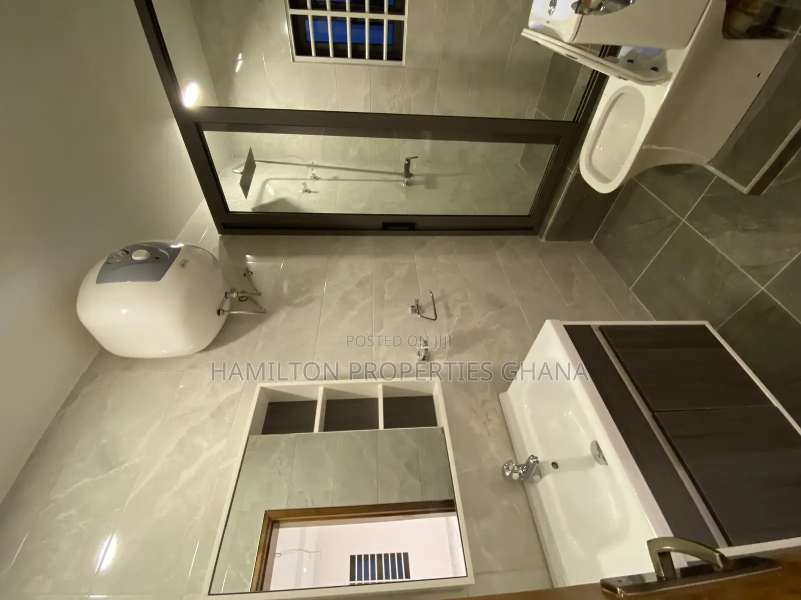 4bdrm Mansion in East Legon Hills for sale