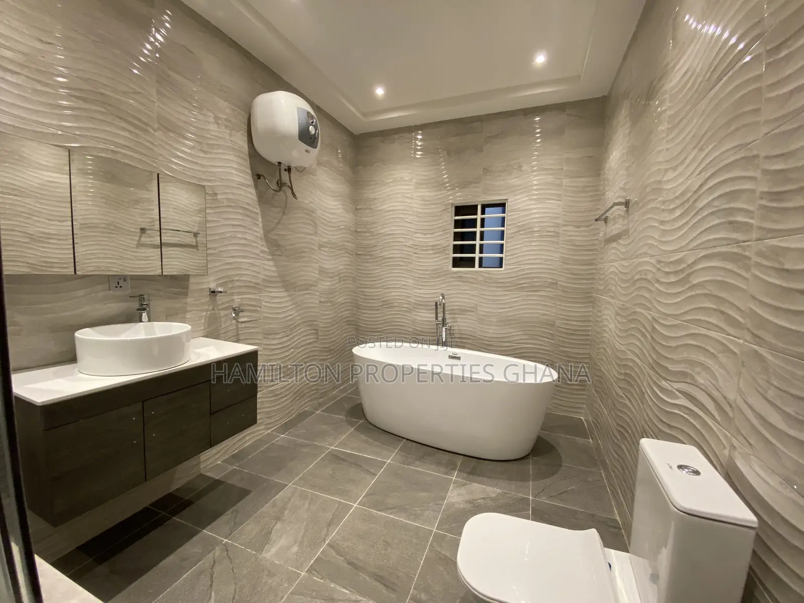 4bdrm Mansion in East Legon Hills for sale