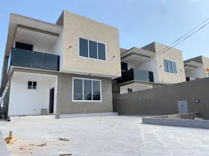 4bdrm Mansion in Lakeside for sale