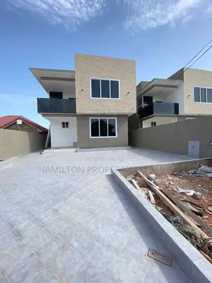 4bdrm Mansion in Lakeside for sale