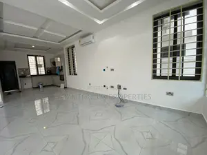 3bdrm House in School Junction Bvld for rent