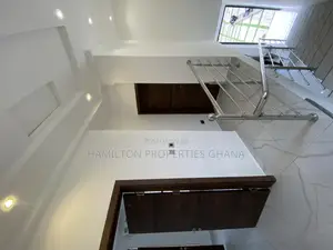 3bdrm House in School Junction Bvld for rent