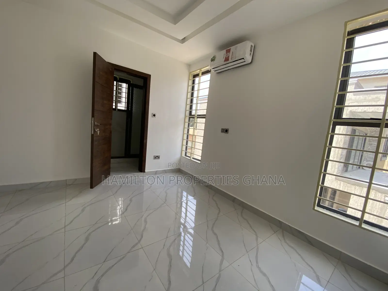 3bdrm House in School Junction Bvld for rent