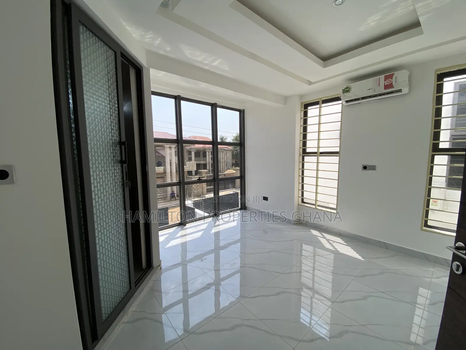 3bdrm House in School Junction Bvld for rent