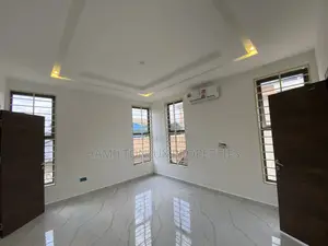 3bdrm House in School Junction Bvld for rent