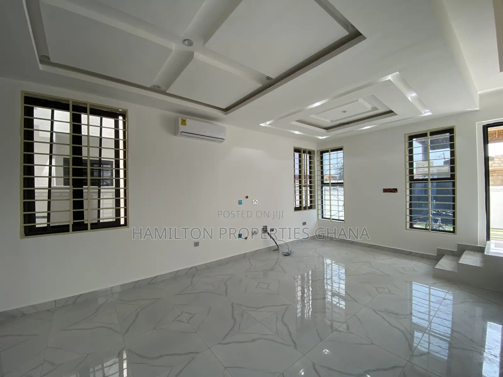 3bdrm House in School Junction Bvld for rent