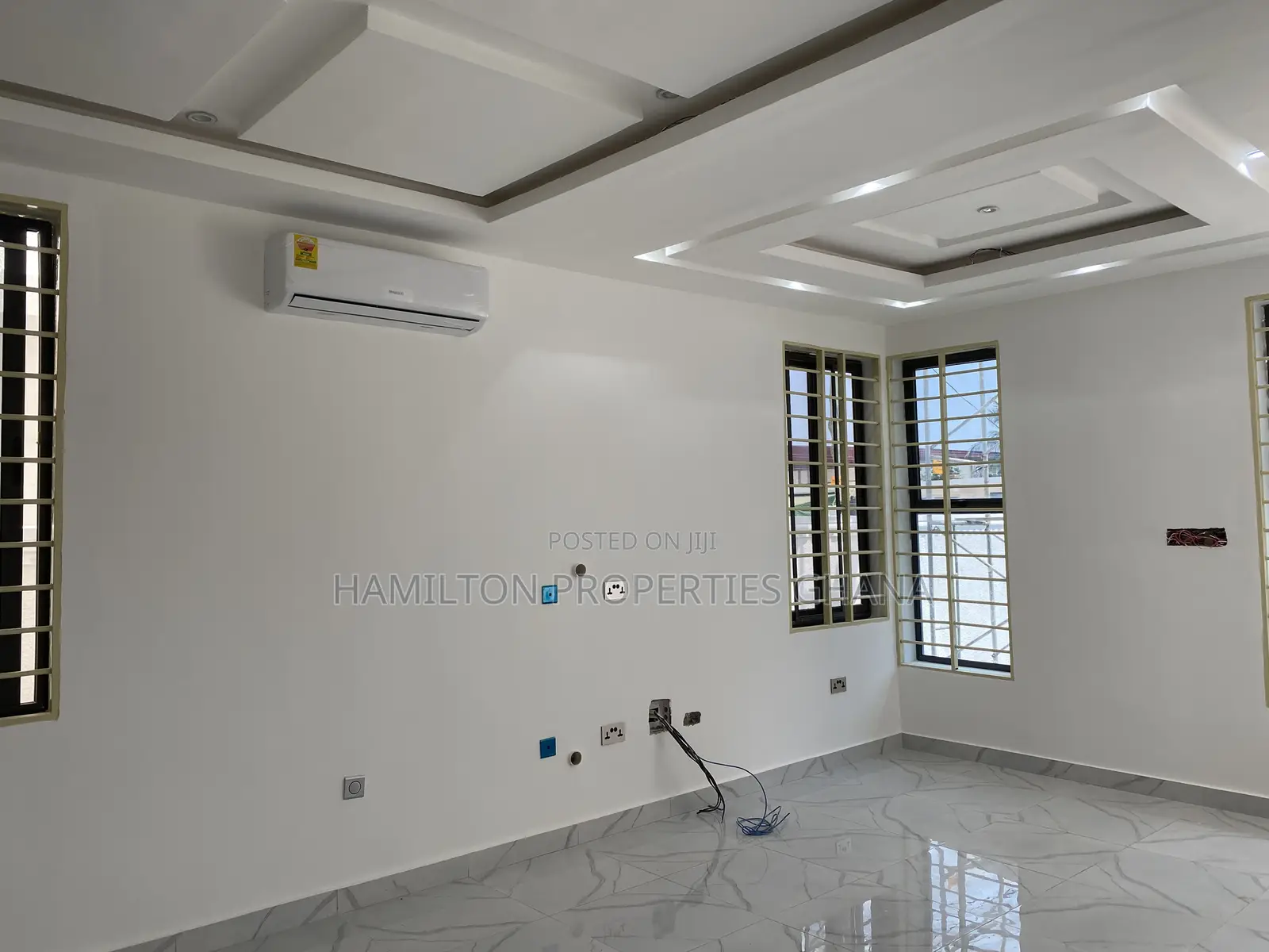 3bdrm House in School Junction Bvld for rent