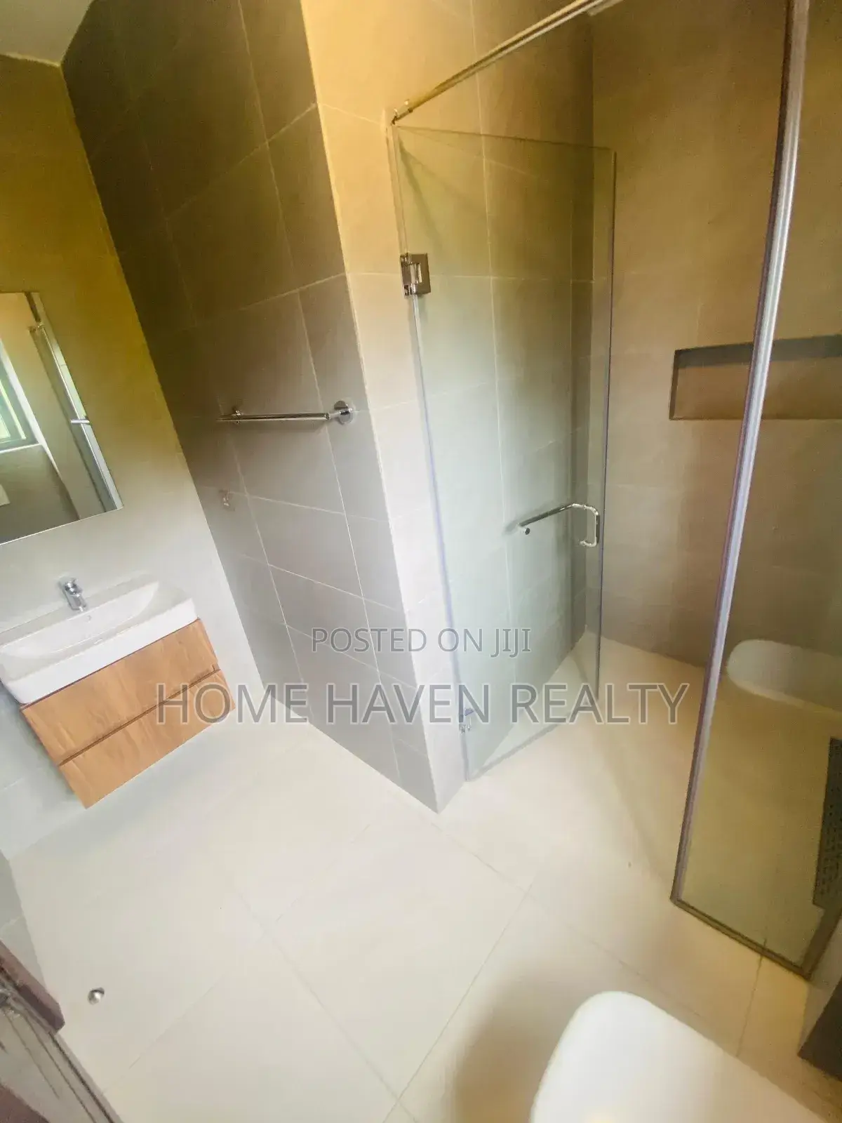 3bdrm House in Roman Ridge, Airport Residential Area for rent