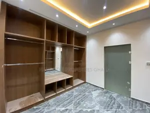 4bdrm Mansion in Lakeside Plot 4, Ashaley Botwe for sale