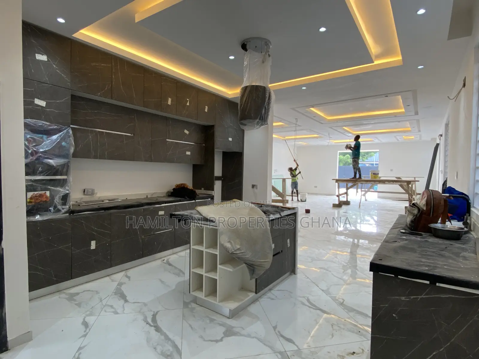 4bdrm Mansion in Lakeside Plot 4, Ashaley Botwe for sale