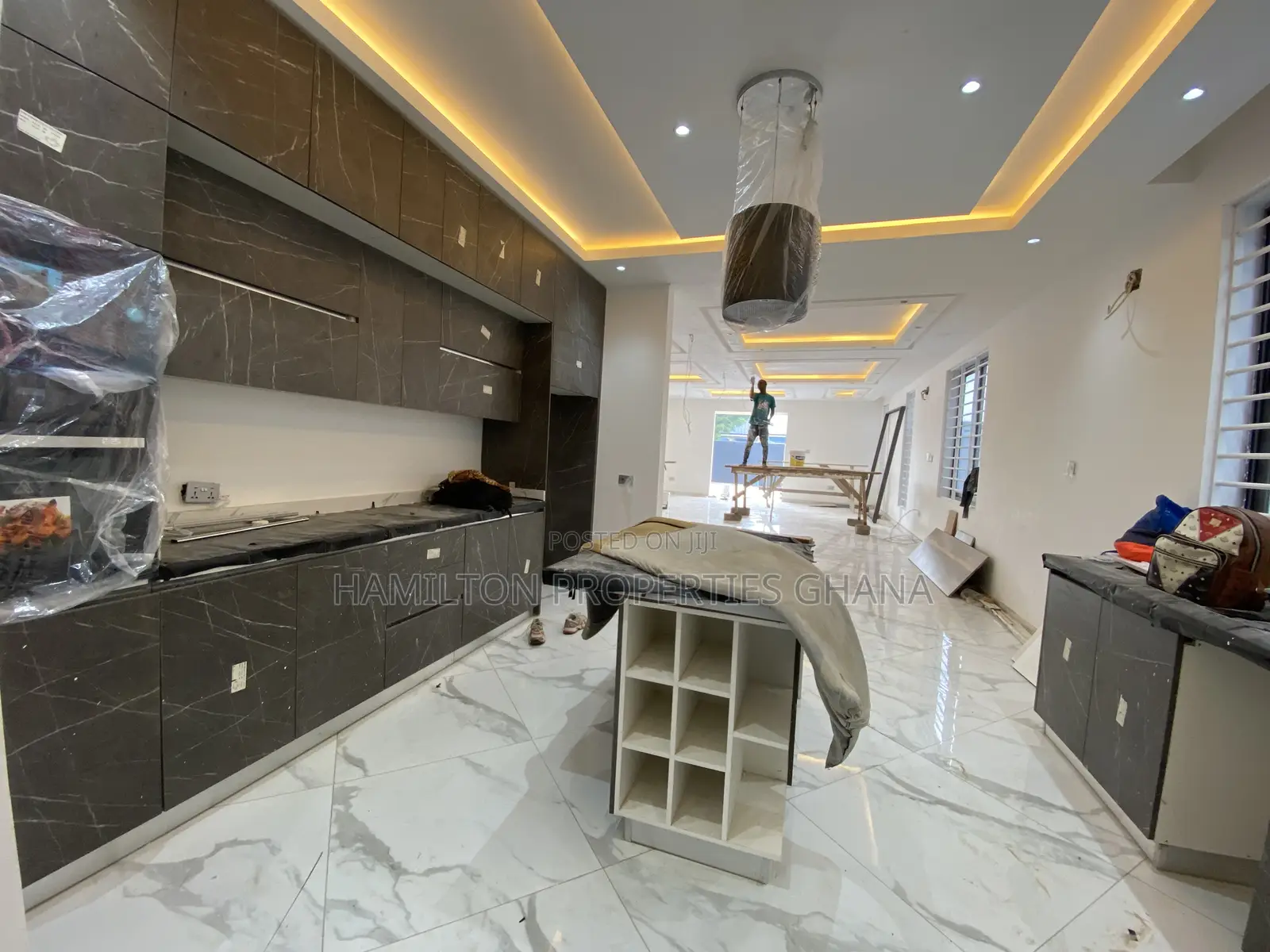 4bdrm Mansion in Lakeside Plot 4, Ashaley Botwe for sale