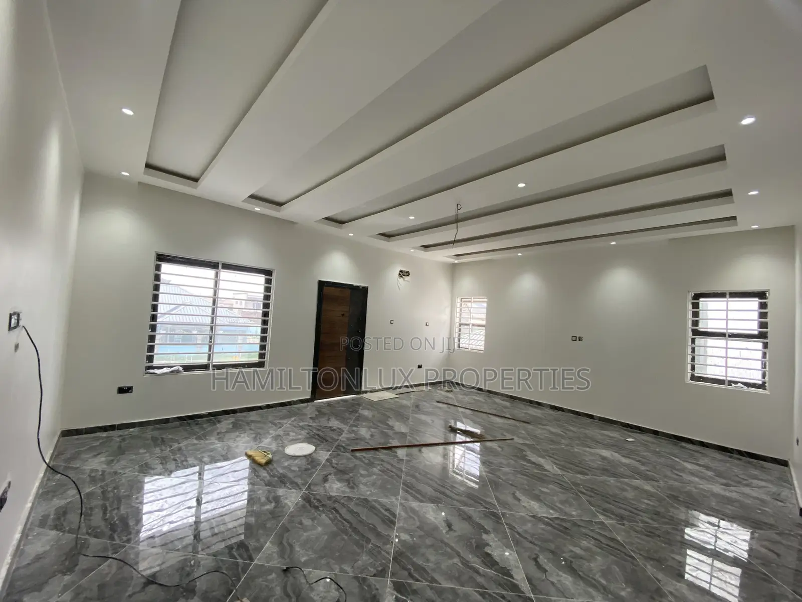 4bdrm Mansion in Lakeside Plot 4, Ashaley Botwe for sale