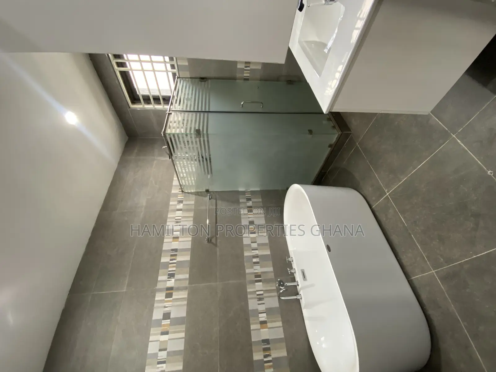 4bdrm Mansion in Lakeside Estates for rent