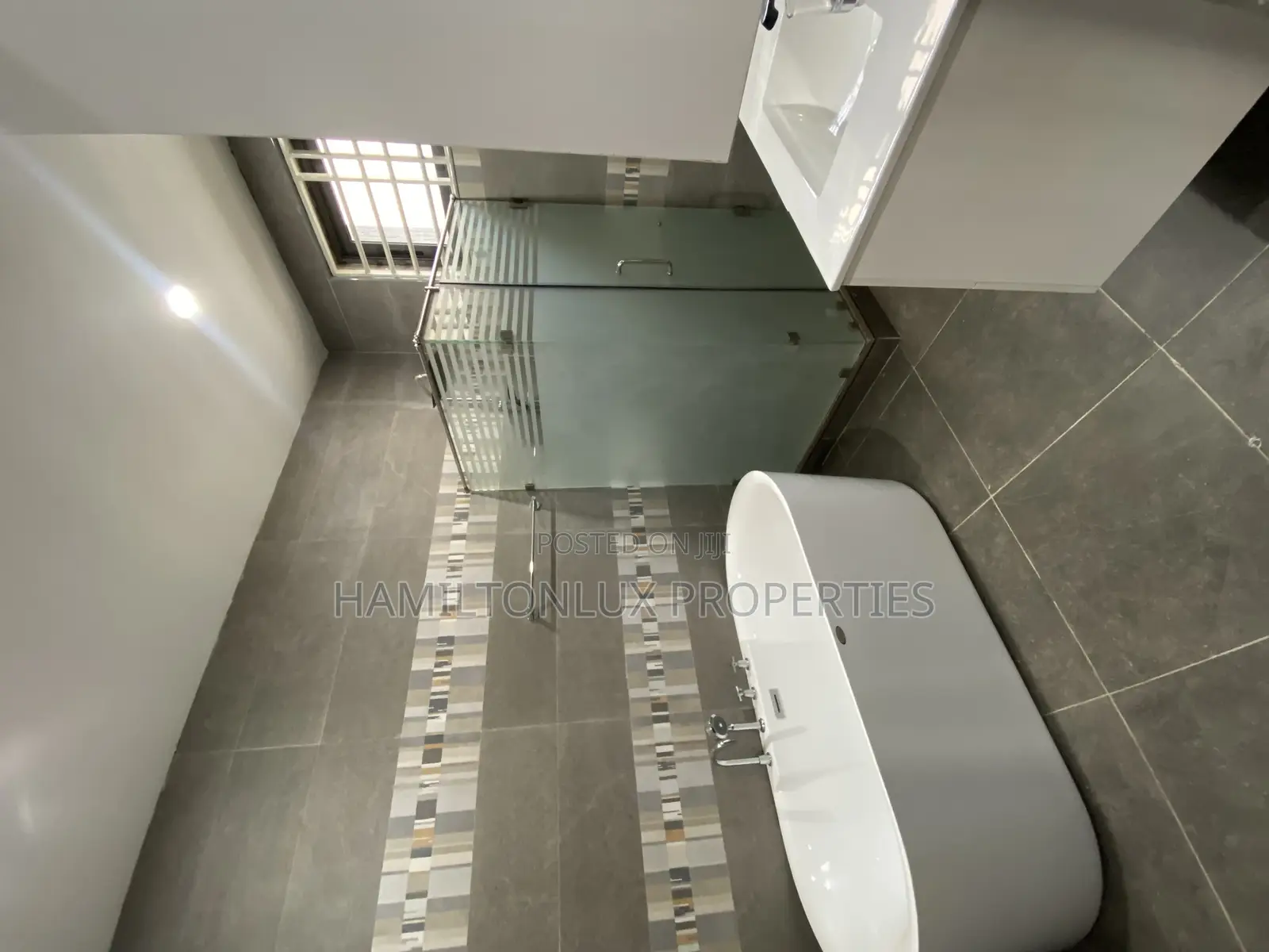 4bdrm Mansion in Lakeside Estates for rent