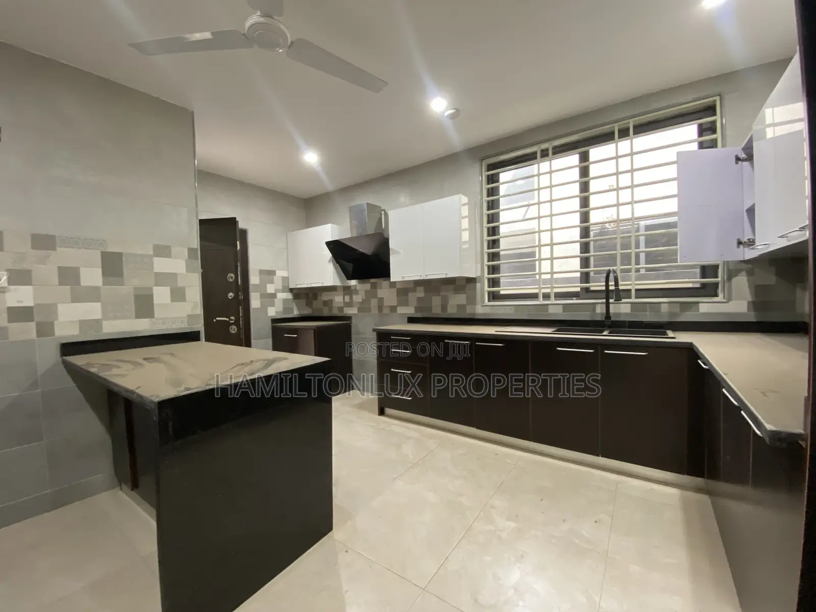 4bdrm Mansion in Lakeside Estates for rent
