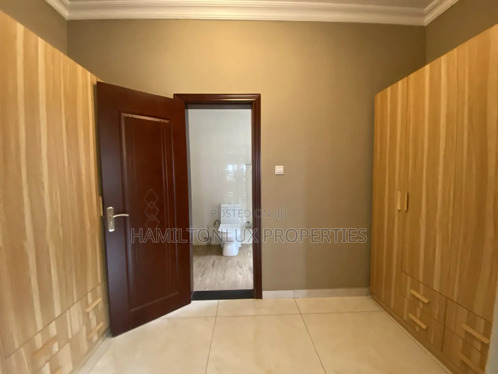 4bdrm House in East Legon Apricot for sale