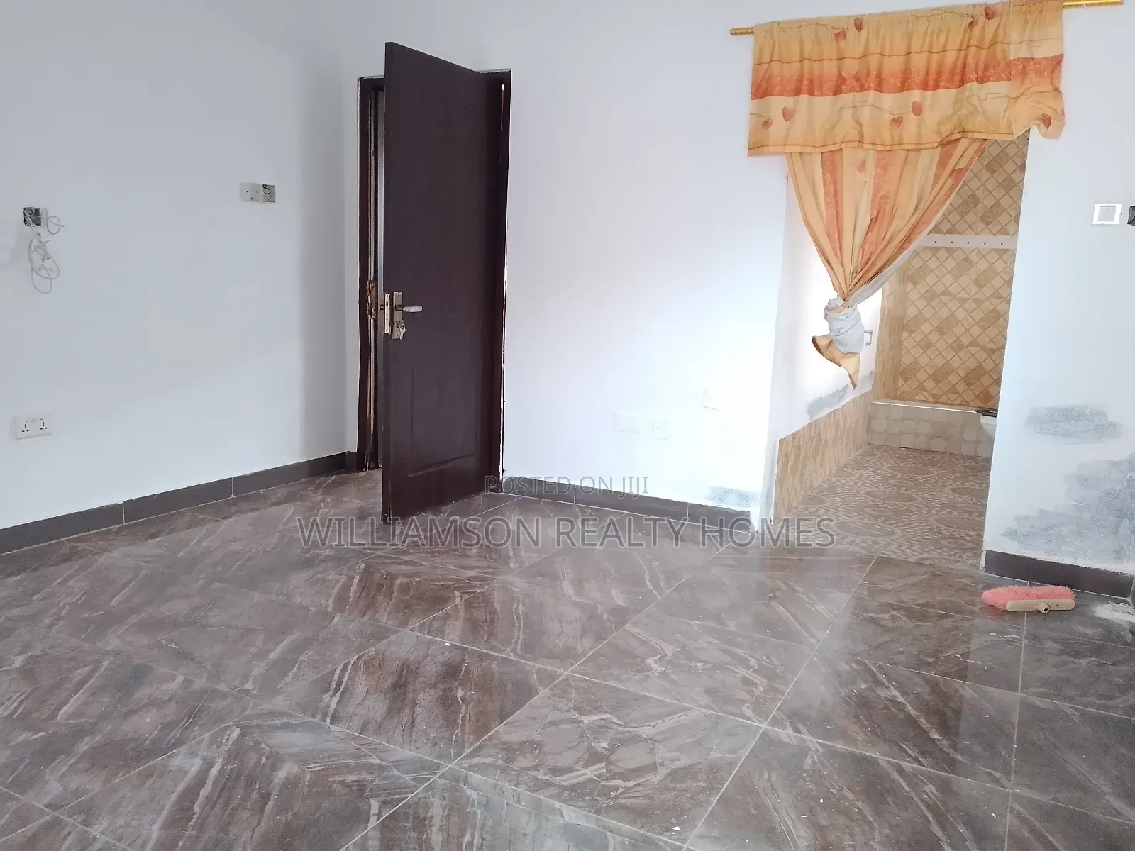 1bdrm Apartment in Community 18 Road, Spintex for rent